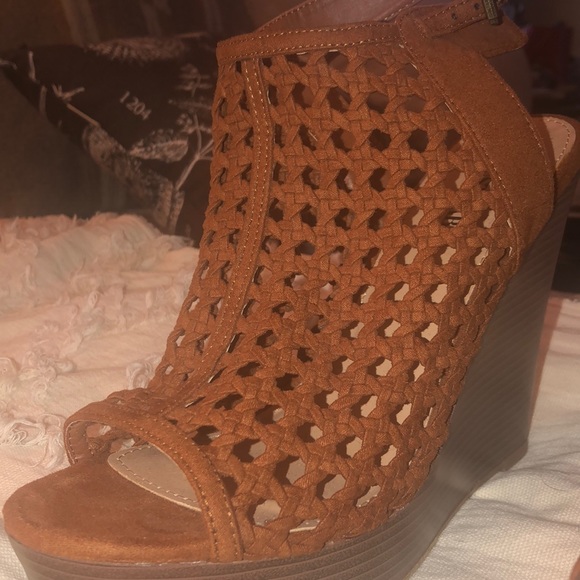 Summer Wedges 7.5 Excellent New Condition - Picture 2 of 4